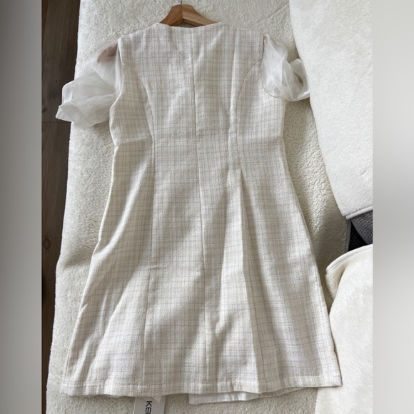 Tweed Double-Breasted Jacket Dress with Sheer Puff Sleeves – White & Gold Pastel - Picture 4 of 8